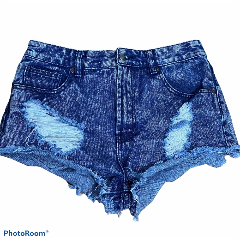 High Waisted acid washed frayed hem denim shorts
